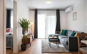 Design 2Bdr Apartment With Balcony- Free Parking